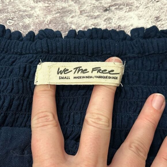 Free People We the Free Dancing Til Dawn Navy Off the Shoulder Crop Top SZ SM - Picture 5 of 5
